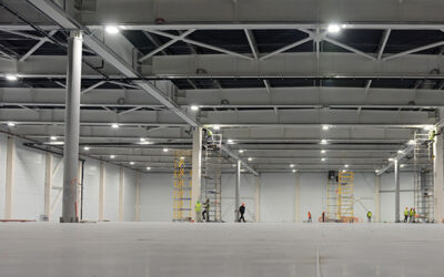 Verkocht aan investeerder USA; kantoor/hallen